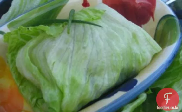 매운 치킨 양상추 랩