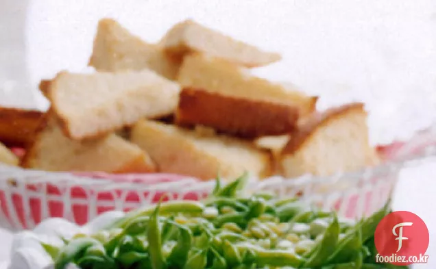 절인 녹색 콩과 버터 콩 샐러드